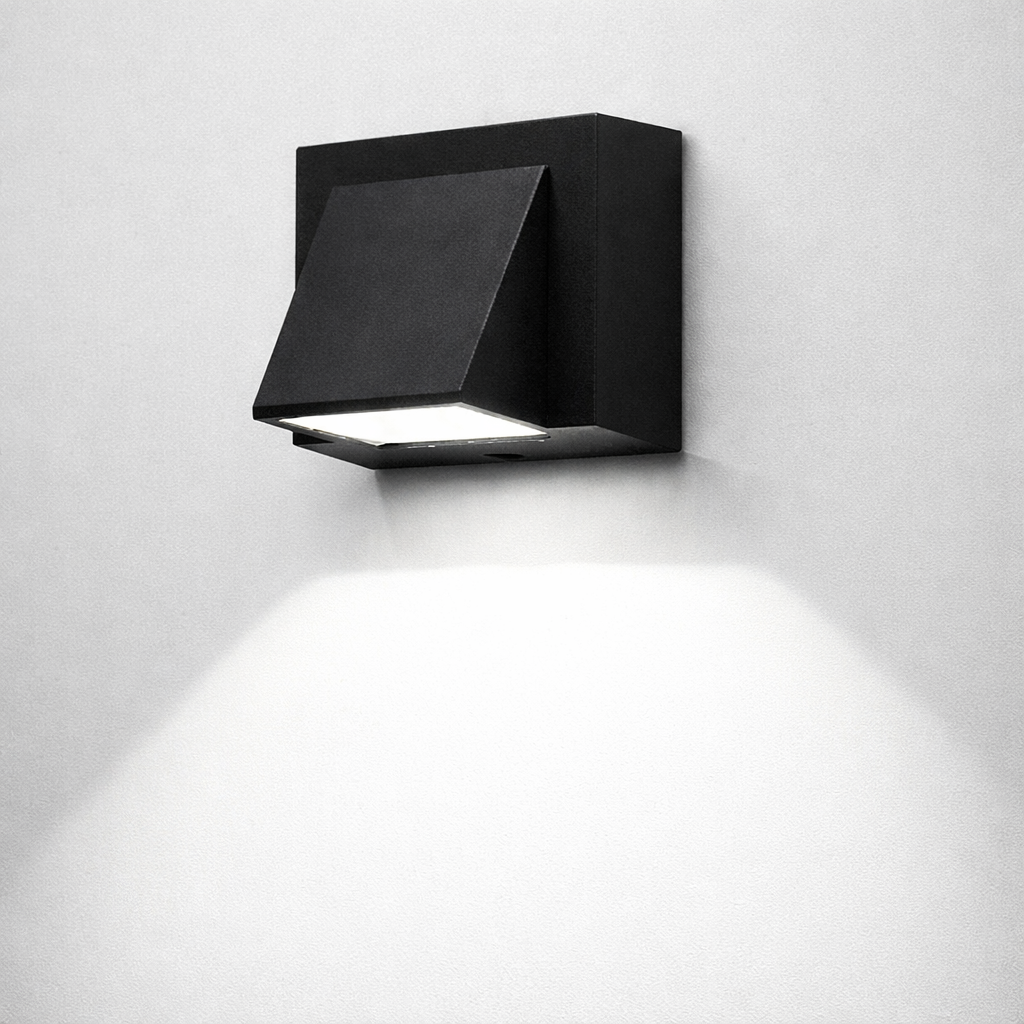 Modern Outdoor Wedge LED Wall Light – IP65 Waterproof Aluminum Sconce (5W Hardwired)